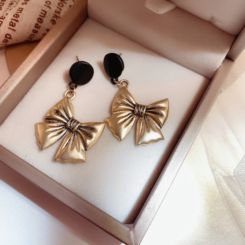 Boucle d'oreilles nœud à deux boucles, Vintage style
